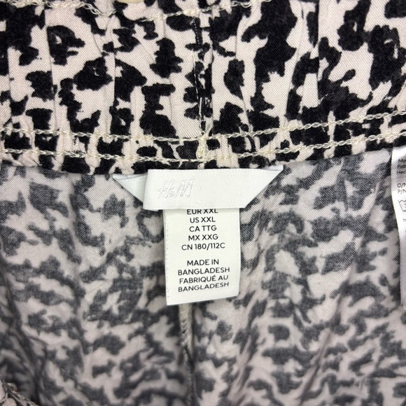 H&M Women’s Crop Pull-on Printed Pants Size XXL - Picture 10 of 10